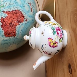 BOW miniture tea pot Franklin Mint reproduction